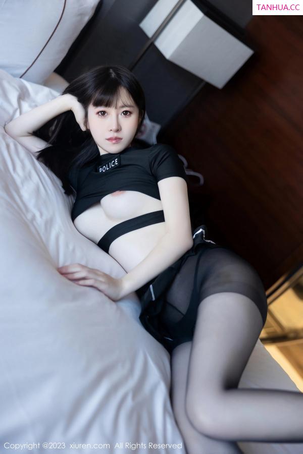   [XiuRen]高清写真图 2023.11.09 No.7637 林悠悠 短裙美腿第46张图片